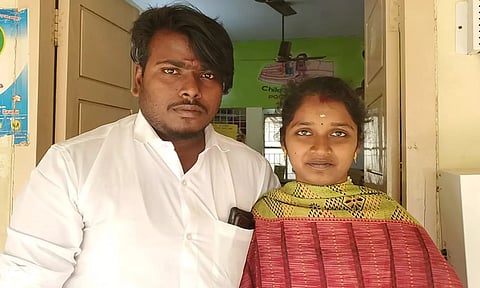 போலீஸ் நிலையத்தில் தஞ்சம் அடைந்த காதல் ஜோடி.