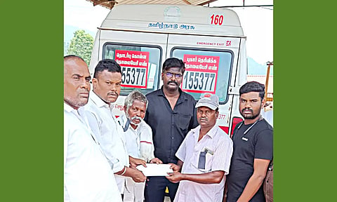 ஆம்புலன்சு டிரைவர் காளிதாஸ் குடும்பத்திற்கு நிதி உதவி வழங்கப்பட்டது. 