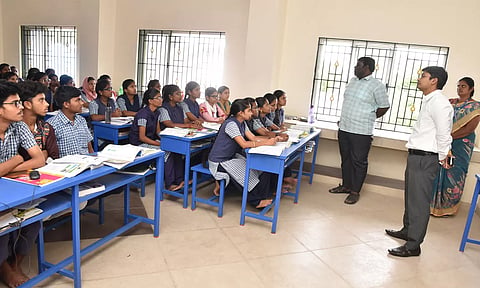 கவுண்டம்பாளையத்தில் அரசு பள்ளி மாணவர்களுக்கான நீட் தேர்வு பயிற்சி மையம்