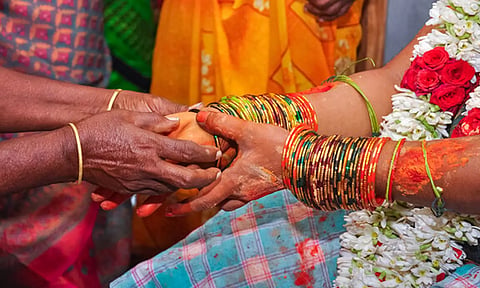 சென்னிமலையில் 40 கர்ப்பிணி பெண்களுக்கு வளைகாப்பு