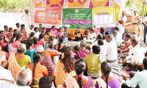 நல்லம்பள்ளி அடுத்த லளிகம் ஊராட்சியில் கிராம சபைக் கூட்டம் கலெக்டர் சாந்தி தலைமையில் நடைபெற்றது.