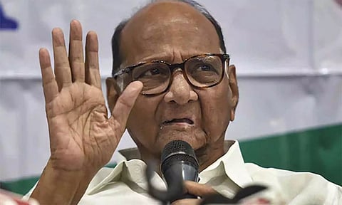ராஜினாமா செய்யாதீங்க.. தொண்டர்கள் கலக்கம்.. முடிவை மறுபரிசீலனை செய்யும் சரத் பவார்!