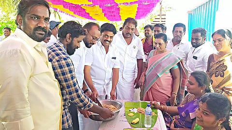 தி.மு.க. சார்பில் அன்னதானம்