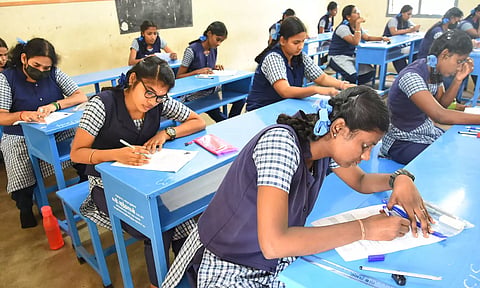 10ம் வகுப்பு பொதுத்தேர்வு முடிவு வெளியீடு- ஒட்டுமொத்த தேர்ச்சி விகிதம் 91.39%