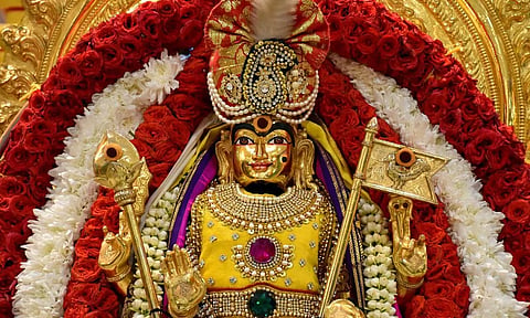 கஷ்டத்திலிருந்து காப்பாற்றுவது கந்தசஷ்டி கவசம்...