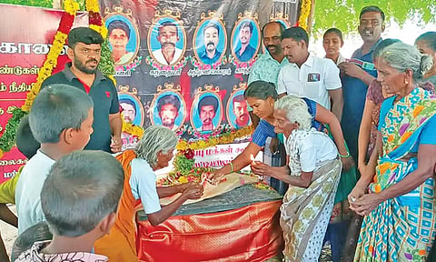 தூத்துக்குடி துப்பாக்கி சூட்டின் 5-ம் ஆண்டு நினைவு தினம்: உயிரிழந்தவர்களின் உருவப்படங்களுக்கு அஞ்சலி