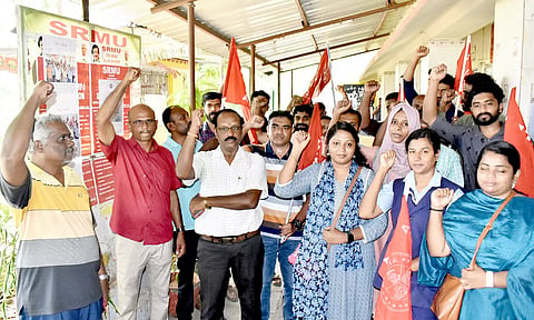 ஈரோட்டில் ரெயில் ஓட்டுநர்கள் ஆர்ப்பாட்டம்