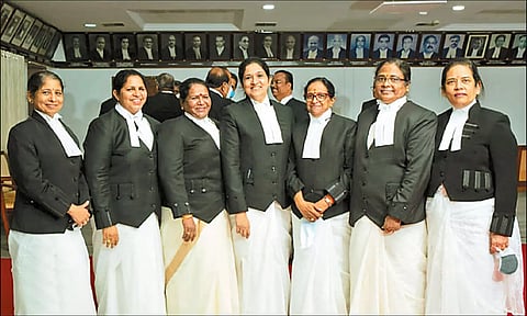 கேரள ஐகோர்ட்டு பெண் நீதிபதிகள்.