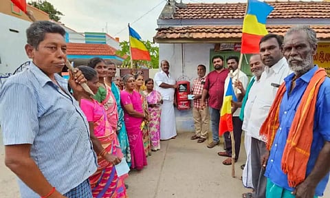 வன்னியர்களுக்கு 10.5 சதவீத இட ஒதுக்கீடு கோரி முதல்-அமைச்சர் மு.க.ஸ்டாலினுக்கு பா.ம.க.வினர் கடிதம்
