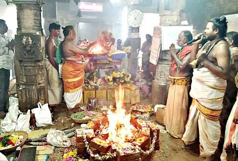 விக்கிரமங்கலத்தில் கோவில் பாலாலயம்