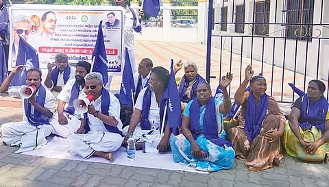 உண்ணாவிரத போராட்டம் நடைபெற்றபோது எடுத்த படம். 