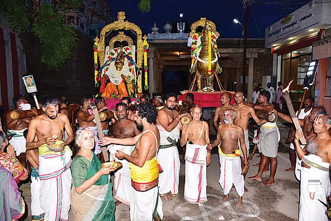 கருடசேவை நிகழ்ச்சியில் பொலிந்து நின்ற பிரான் கருட வாகனத்திலும், நம்மாழ்வார் அன்ன வாகனத்திலும் காட்சி தந்து அருள் பாலித்தார்.
