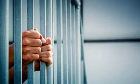 திருவட்டார் அருகே விபச்சார வழக்கில் கைதான ஓய்வு பெற்ற போக்குவரத்து ஊழியர் நாகர்கோவில் ஜெயிலில் அடைப்பு