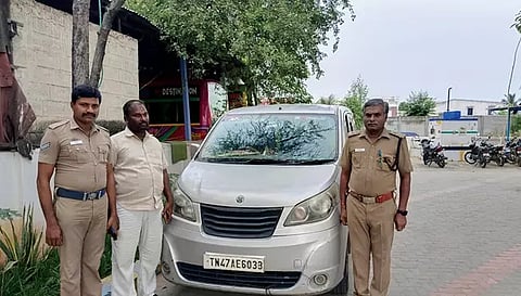 பறிமுதல் செய்யப்பட்ட கார். 