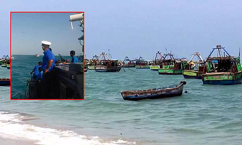 நெடுந்தீவு அருகே தமிழக மீனவர்கள் 21 பேர் கைது