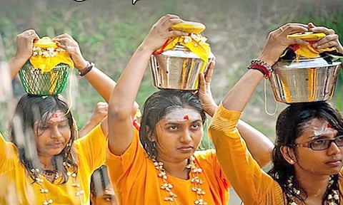 நாககாளியம்மன் கோவிலில் பால்குட ஊர்வலம்