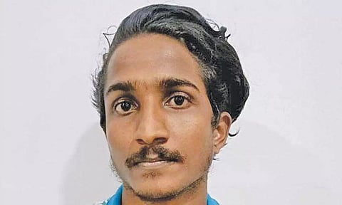 சமூக வலைதளங்களில் பழகி பெற்றோர் இல்லாத சிறுமிகளை வீழ்த்தி கற்பழித்த வாலிபர்