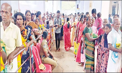 குரங்கணி முத்துமாலை அம்மன் கோவில் கொடை விழா: திரளான பக்தர்கள் சாமி தரிசனம்