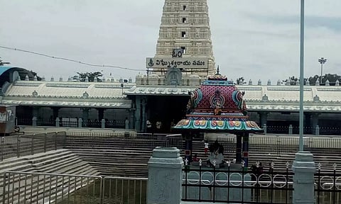 பிரமாண்டமான ஆலயம்