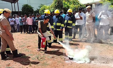 கடையநல்லூர் அரசு கல்லூரி மாணவர்களுக்கு பேரிடர் கால ஒத்திகை பயிற்சி