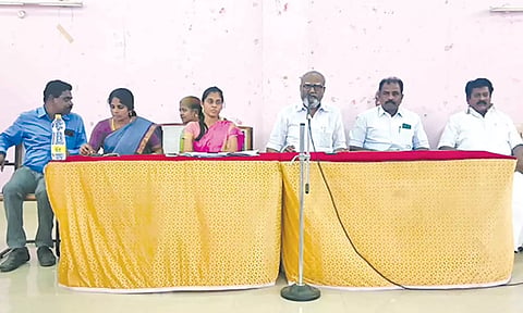 பேச்சுவார்த்தை கூட்டம் நடைபெற்றது.
