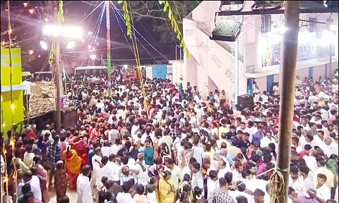 கொடியேற்றம் நடந்த போது எடுத்த படம்.