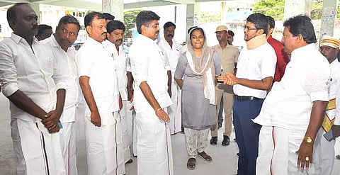 பழைய பஸ் நிலையத்தில் கலெக்டர் விஷ்ணுசந்திரன் ஆய்வு செய்தார். அருகில் காதர்பாட்சா முத்துராமலிங்கம் எம்.எல்.ஏ. உள்ளார்.