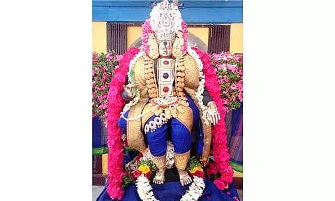 சிறப்பு அலங்காரத்தில் சனீஸ்வர பகவான்.
