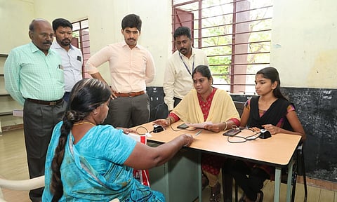 கலைஞர் மகளிர் உரிமைத்தொகை திட்டம்-கோவையில் இன்று 839 இடங்களில் விண்ணப்ப பதிவு சிறப்பு முகாம்