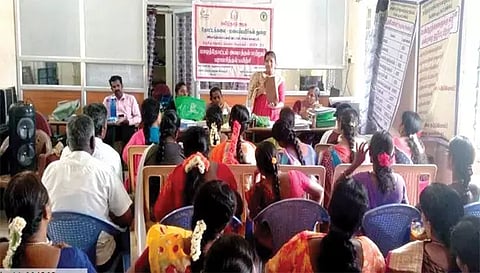 அயோத்தியாப்பட்டணத்தில் நடைபெற்ற மாடித்தோட்டம் அமைக்கும் பயிற்சி முகாம்.