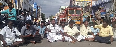 ஜெயங்கொண்டத்தில் பா.ம.க.வினர் மறியல்