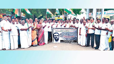 மணிப்பூர் சம்பவத்தை கண்டித்து காங்கிரசார் ஆர்ப்பாட்டம்