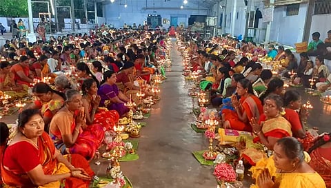 கைலாசநாதர் கோவிலில் 1008 திருவிளக்கு பூஜை
