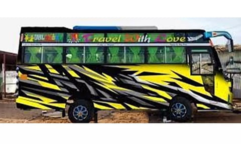 தஞ்சையில் நிறுத்தி வைக்கப்பட்டிருந்த டூரிஸ்ட் வேன் திருட்டு