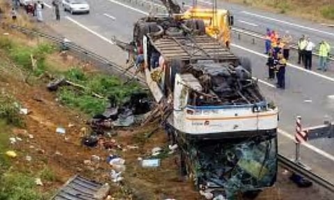 மொரொக்கோவில் மினி பஸ் கவிழ்ந்து விபத்து- 24 பேர் உயிரிழப்பு