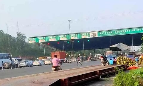 பரனூர் சுங்கச்சாவடியில் வாகன ஓட்டிகளிடம் ரூ.28 கோடி கூடுதல் கட்டணம் வசூல்- மத்திய தணிக்கை அறிக்கையில் தகவல்