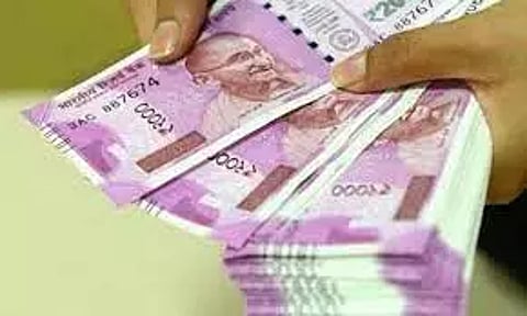 எல்.ஐ.சி வீட்டுக் கடன் நிறுவனம் வாடிக்ைகயாளருக்கு ரூ.2 லட்சம் நஷ்டஈடு வழங்க வேண்டும்