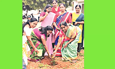 அன்னை தெரசா மகளிர் பல்கலைக்கழகத்தில் சுதந்திர தின விழா