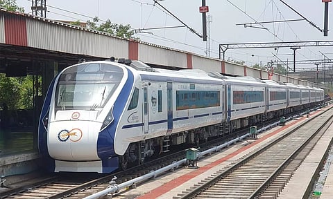 வந்தேபாரத் ரெயில் மீது கல்வீச்சு