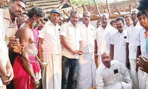 கடையம் அருகே ரூ.20 லட்சத்தில் பல்நோக்கு கட்டிடம்-மனோஜ் பாண்டியன் எம்.எல்.ஏ. அடிக்கல் நாட்டினார்
