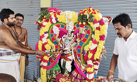 சிறுவாபுரி முருகன் கோவில் திருக்கல்யாணம்- குவிந்த பக்தர்கள்
