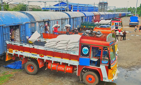 மத்திய பிரதேசத்தில் இருந்து 2600 டன் கோதுமை நாகர்கோவிலுக்கு வந்தது