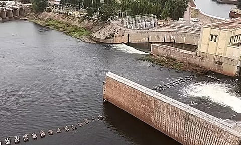 கீழ்பவானி வாய்க்கால் பாசனத்திற்கு நீர் திறப்பு குறைப்பு