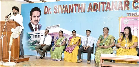 டாக்டர் சிவந்தி ஆதித்தனார் பொறியியல் கல்லூரியில் முதலாம் ஆண்டு மாணவர்களுக்கு வகுப்பு தொடக்க விழா