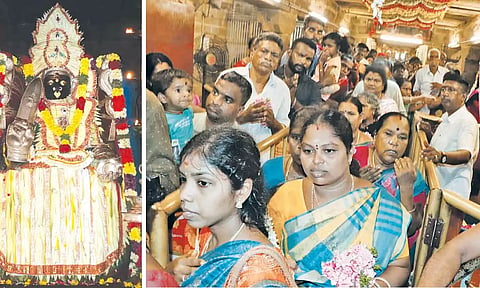 புன்னைநல்லூர் மாரியம்மன் தாழம்பூ அலங்காரத்தில் பக்தர்களுக்கு அருள்பாலித்த காட்சியையும், நீண்ட வரிசையில் நின்று பக்தர்கள் சாமி தரிசனம் செய்தனர்.