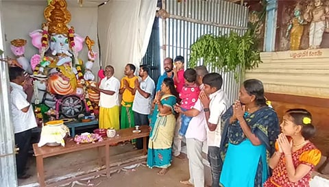 நாமக்கல் ராமசாமி தெருவில் 10 அடி உயரத்தில் குதிரை வாகனம் வடிவத்தில் வைக்கப்பட்ட விநாயகர் சிலை.