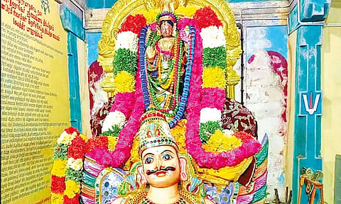 பவித்திர உற்சவத்தை முன்னிட்டு கருட வாகனத்தில் மாதவப் பெருமாள்