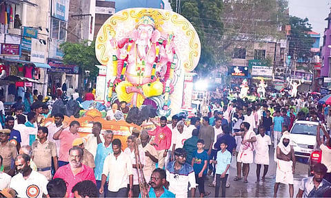 விநாயகர் ஊர்வலம் நடந்தபோது எடுத்த படம்.