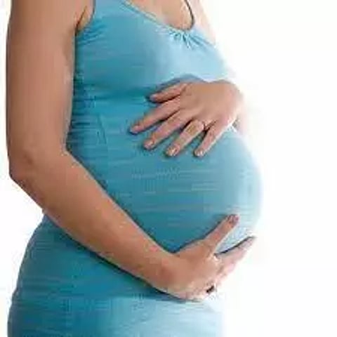 பெண்ணை திருமணம் செய்வதாக கர்ப்பமாக்கி ஏமாற்றிய வகுப்பு தோழன்