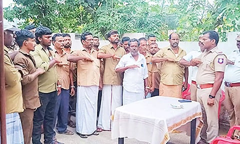 ஆட்டோ ஓட்டுனர்கள் உறுதிமொழி எடுத்துக்கொண்டனர்.